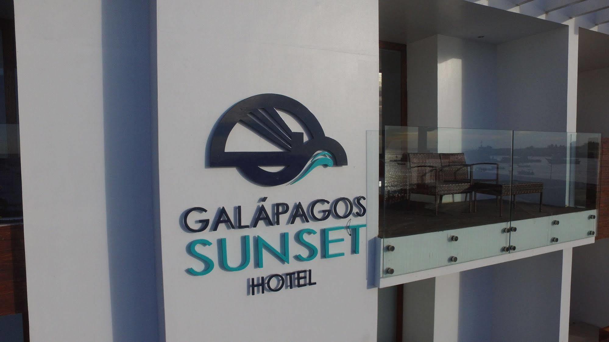 Galapagos Sunset Hotel プエルト・バケリソ・モレノ エクステリア 写真